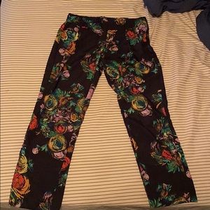 Floro black Capri pants